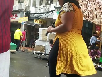 Bhubaneswar sexy aunty walking in market